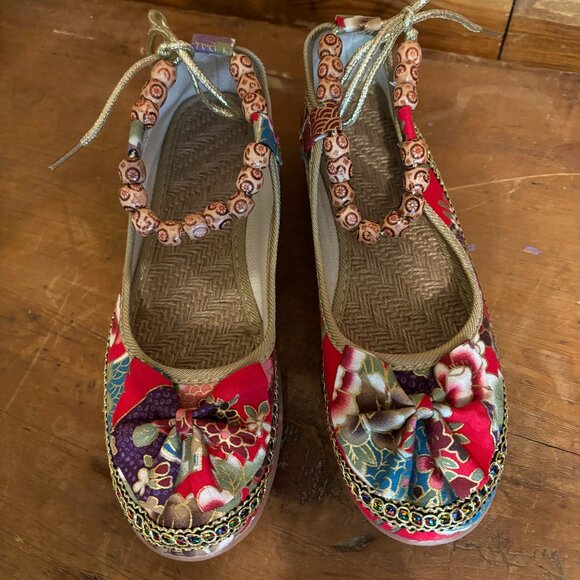 Floral Flats Size 7 - Picture 1 of 7
